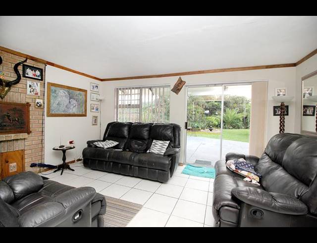 6 BEDROOM HOUSE FOR SALE IN HERSHAM